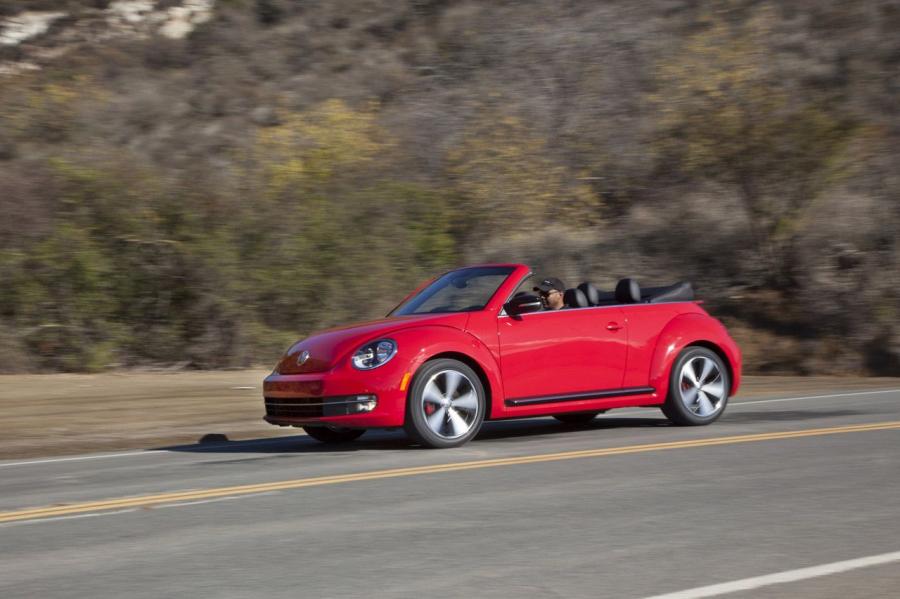  Volkswagen Beetle Cabriolet 2012 года  (фото 55 из 107)